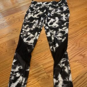 Black and White Tie Dye Long Leggings